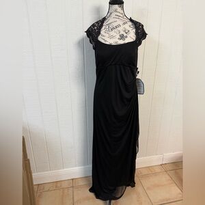 Elegant Black Lace Evening Gown
